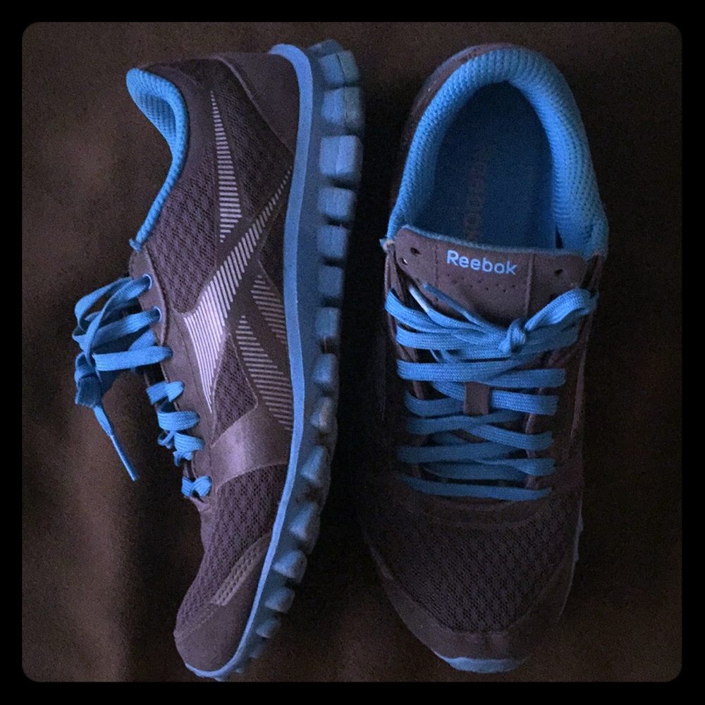 Reebok sneakers size 7 US